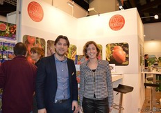 Frank Vosselman en Annemarie Kruize met de biologische zaden van De Bolster.