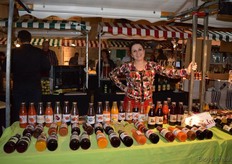 "Rose Khorenyan van de Dutch Cranberry Group uit Breda was ook van de partij. Ze had diverse biologische sappen bij. Rose: "Uit ons bio-assortiment lopen vooral onze cranberrysap, Aloë Vera-sap, bietensap en wortelsap erg goed."