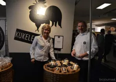 "Lekkere Wekker introduceerde op de Bakkersvak haar biologische 'granola' in potten en zakken. "Ik geloof in onderscheidende en goede producten waarmee de bakkerijwinkel er uit kan springen ten opzichte van andere winkels", vertelt Geert Vonk (rechts)."