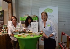 "Het beursteam van Madaga bestond uit Ulrike, Laura en Merel. Ulrike: "We krijgen erg leuke reacties op onze biologische babyvoeding."