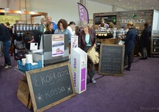 Midden in de beurshal had Ekoplaza een winkel ingericht.