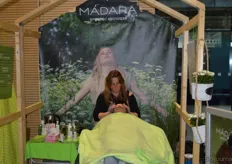 Bij MÁDARA kon men terecht voor een gratis beautybehandeling van 15 minuten.