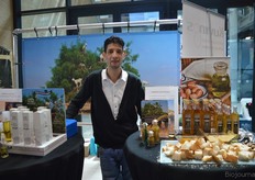 Hoessein Acounna van Argan Acounna Agadir presenteerde de biologische Argan olie uit Marokko.