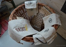 Met deze zakken kan men het brood eenvoudig vervoeren.