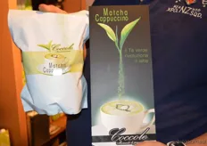 Nieuw is de Matcha Cappuccino: Als je water toevoegt heb je groene thee en als je melk toevoegt heb je cappuccino.