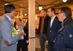 Astrid Weidmann van De Groene Winkel Zeist met rechts naast haar Nico en Bart Bakker van Chain Magazine en Gert Quartel van Van Nature.