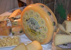 Hij presenteerde onder andere de inmiddels welbekende Red de rijke Weide kaas.