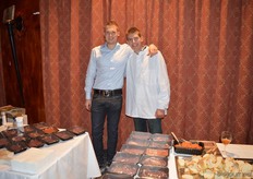 "Nick Kok van de Fresh Meat Company met Patrick. "Patrick is nog geen maand bij ons in dienst en wilde nu al mee naar deze proeverij, dat juichen we natuurlijk alleen maar toe."