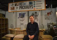 Pierre Hagenaars van Het Packhuys. Dit bedrijf gaat binnenkort van Bergen op Zoom naar Tholen verhuizen, om de hoek bij Biojournaal.