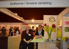 Marry van den Top (bioKennis) deelde de stand met Olga Scholten van Groene Veredeling.