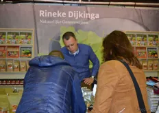 Informatie inwinnen over alle boeken van Rineke Dijkinga.