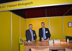 Robert Fakkert en Hans Wijlens bij Fakkert Biologische Voeders.