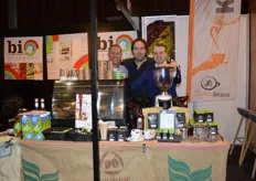 De koffie in de stand van Biojournaal werd verzorgd door René van der Veen (Zuivelrijck) en Peter van der Wal en Troy Kamphuis van DutchBeans.