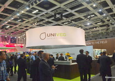 Wachtrijen bij de stand van Univeg.