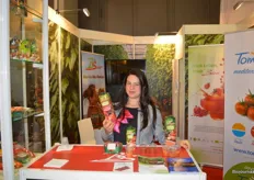 Net als veel biologische bedrijven is ook het Spaanse BioSabor in handen van een familie. Het bedrijf specialiseert zich in tomaten en Garcia toont een van de nieuwste producten: Gazpacho sap.