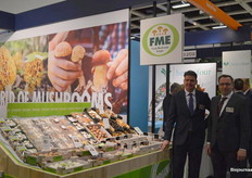 FME levert bio-boleten uit eigen kwekerij. Arie Verburg en Marc van der Zandt verwachten in de toekomst een breder assortiment en ziet dat steeds meer specialisten zich op de bio-teelt richten.