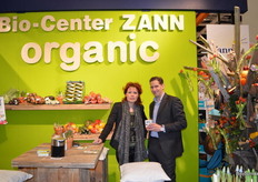 Astrid Rog en Bart Italie en laat Zann zich goed vertegenwoordigen op de beurs.