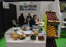 Biosphera is in 2004 opgericht door Italiaanse telers die alleen nog maar biologisch fruit wilden telen. Van Mei tot november leveren zij pruimen, nectarines, perzik, peren en watermeloenen.