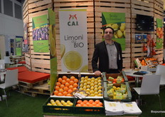 Samuele Livornese van CAI heeft een kleine stand maar is naar eigen zeggen groots in de afzet van citrus.