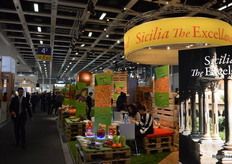 In The Godfather vond Don Corleone rust in een perceel sinaasappelen. Fruit Logistica bevestigt het beeld van de sterke relatie tussen Sicilië en de teelt van (biologische) citrus.