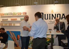 Paul Visser (wit poloshirt) stond weer met de quinoaproducten van Paul's Quinoa op de BIOFACH.