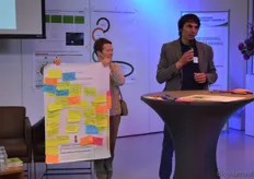 Rechts geeft Kurt Sannen van BioForum Vlaanderen wat uitleg over de uitkomsten van het overleg in zijn groepje.
