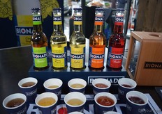 Bij haar kon je proeven van de nieuwste smaak van Bionade: Citroen-Bergamot (tweede vanaf links).