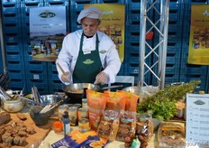 Italiaanse kok Felice Cicoria maakte de hele middag diverse gerechten klaar met de producten van la BIO IDEA en Amaizin.