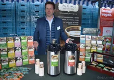 Rob van Dijck van De Eng BV vertelde de bezoekers onder andere meer over de nieuwe Turmeric Tea van Numi.