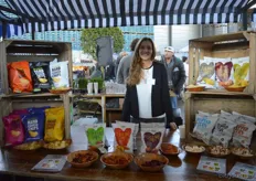 Nynke Kokmeijer stond namens FZ Organic Food op de Open Dag. Ze had de chips van Trafo bij.
