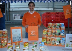 "Christopher Gollowitzer stond namens het Oostenrijkse Landgarten op de Open Dag. "Onze producten zijn sinds vorig jaar via Udea verkrijgbaar. Nieuw is onze Tamari Soy-snack."