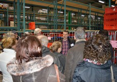 "We werken met low-level-orderpicktrucks." (Ergonomisch)"