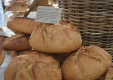 Het brood vanmenno is dankzij het karakteristieke Franse uiterlijk duidelijk herkenbaar.