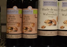 Leden van de coöperatie Odin krijgen korting op hun aankopen, en dat kan snel oplopen, blijkt uit deze prijslabels.