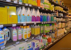 Ook een ruime keuze aan biologische schoonmaakmiddelen.