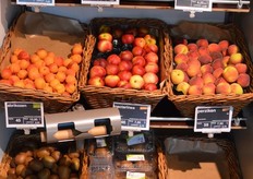 Het AGF-schap verandert met de seizoenen mee. Het steenfruitseizoen in Europa is begonnen.