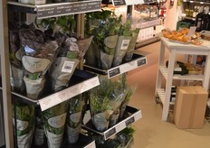 Ook verse kruidenplantjes ontbreken niet.