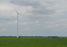 Rechtsachter bij de kar de deelnemers aan de Rondgang, onder leiding van Christoffel den Herder (Delphy).