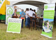 Druk overleg in de combinatiestand van Biohuis en Bionext.