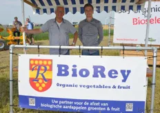 Peter van den Berg en Stefan Haring namens BioRey.