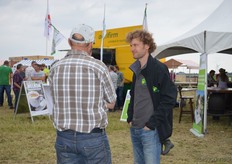 Rechts bio-teler Krispijn van den Dries.