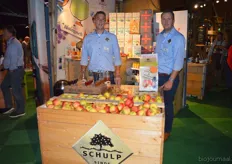 Elger Wiersma en Carl de Gans stonden namens Schulp Vruchtensappen op de beurs.