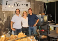Mike, Geertje en Tim van Le Perron keken of ze met hun bio-broden ook een rol konden spelen bij de AGF- detaillist