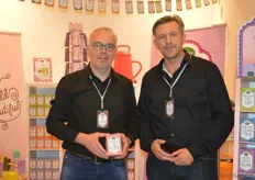Oeble Kempenaar & Ronald Bakker van Natural Temptation, thee in cadeauverpakkingen. Importeren specerijen en verwerken deze zelf.