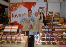 "Lovechock werd vertegenwoordigd door Tjebbe van Meeteren, Dirk Loefs en Jasmin Maiwald. Jasmin: "De Mylk-repen doen het in Duitsland heel goed, de variant met 93% cacao is populair in Nederland."