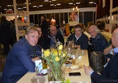 Achterin aan de tafel drie Natudis-mannen: Pieter Tent, Ricus Janssen en Paul Verweij.