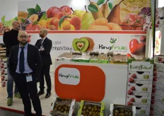 Raffaele Fazio van het Italiaanse Kingfruit teelt kiwi op aanvraag.