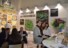 Het Italiaanse SAB Ortofrutta is gespecialiseerd in gesneden bladgroenten, waaronder babyleaf, spinazie en kant-en-klare salades, en voorverpakte groenten en fruit als wortelen, broccoli en sinaasappelen