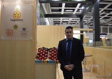 Manuel Sola van het Italiaanse Lagnasco Group. Gezamenlijke teelt is 500 ton appelen, 200 ton blauwe bessen en 500 ton kiwi op jaarbasis.