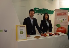 Armando Peirone en collega van het Italiaanse Gullino Import Export. Doen veel met gold en green kiwi’s. In augustus dit jaar verwacht het handelsbedrijf ook de eerste gala appelen.